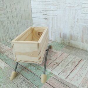 Cajón con patas de metal